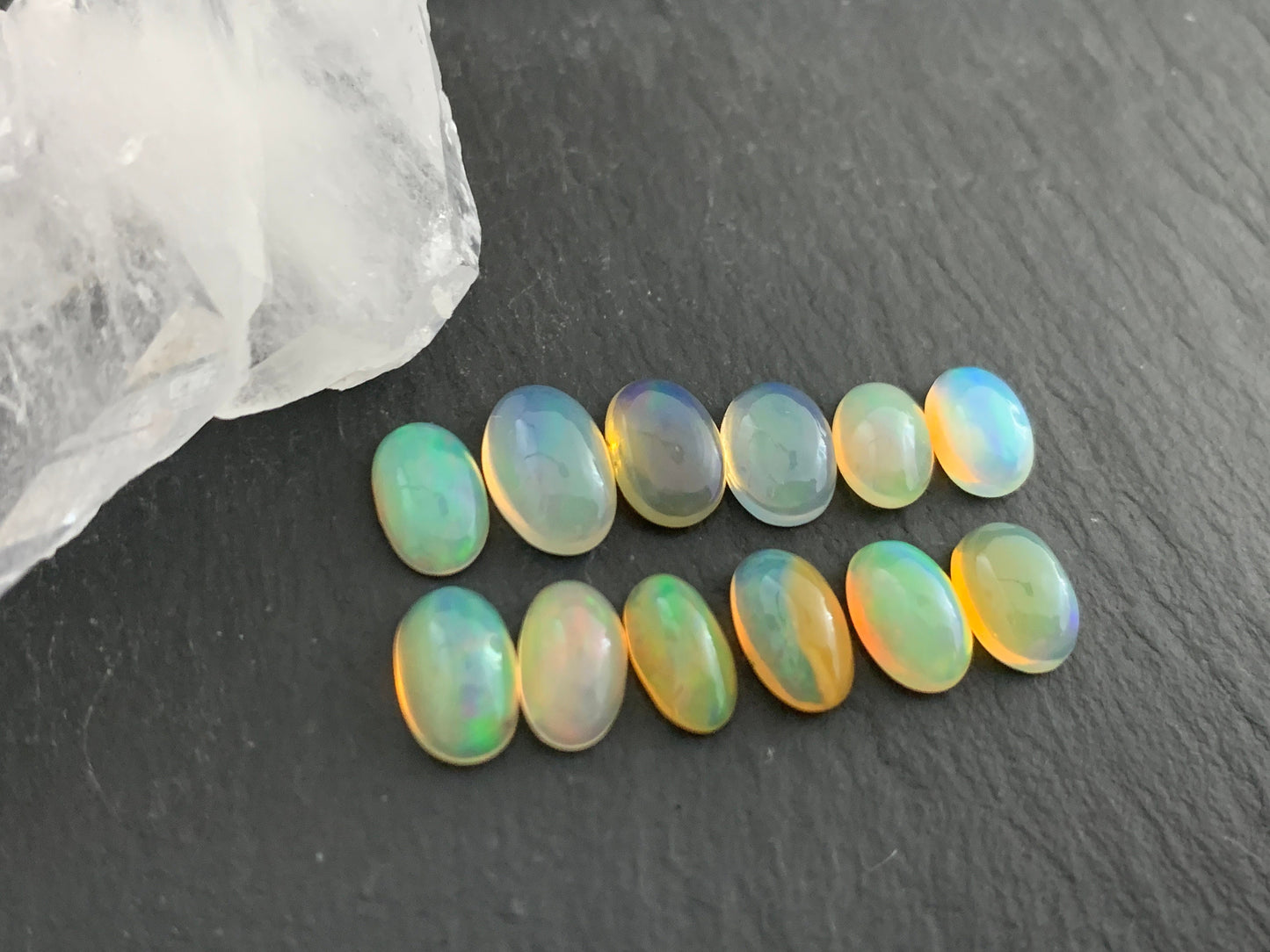 Ethiopian Opal oval 7-9mm cabochon
