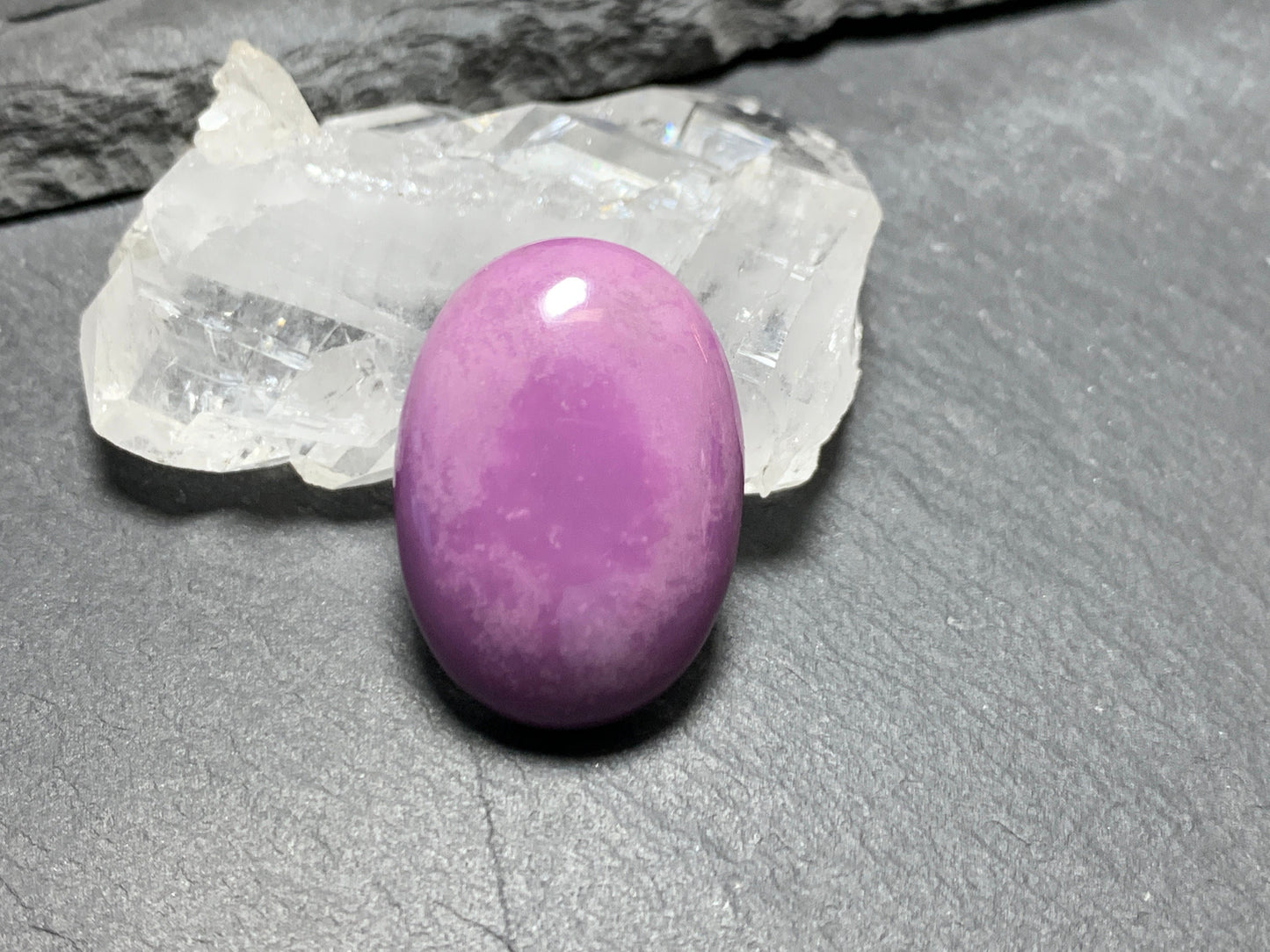 Phosphosiderite 18x25mm cabochon - Calibrated cabochons