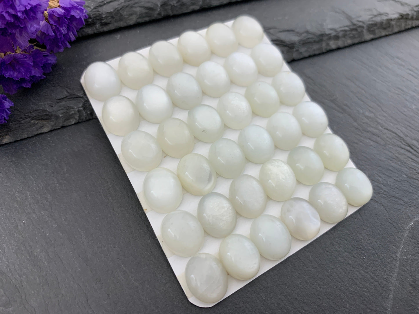 White Moonstone oval 10x12mm cabochon - Calibrated cabochons