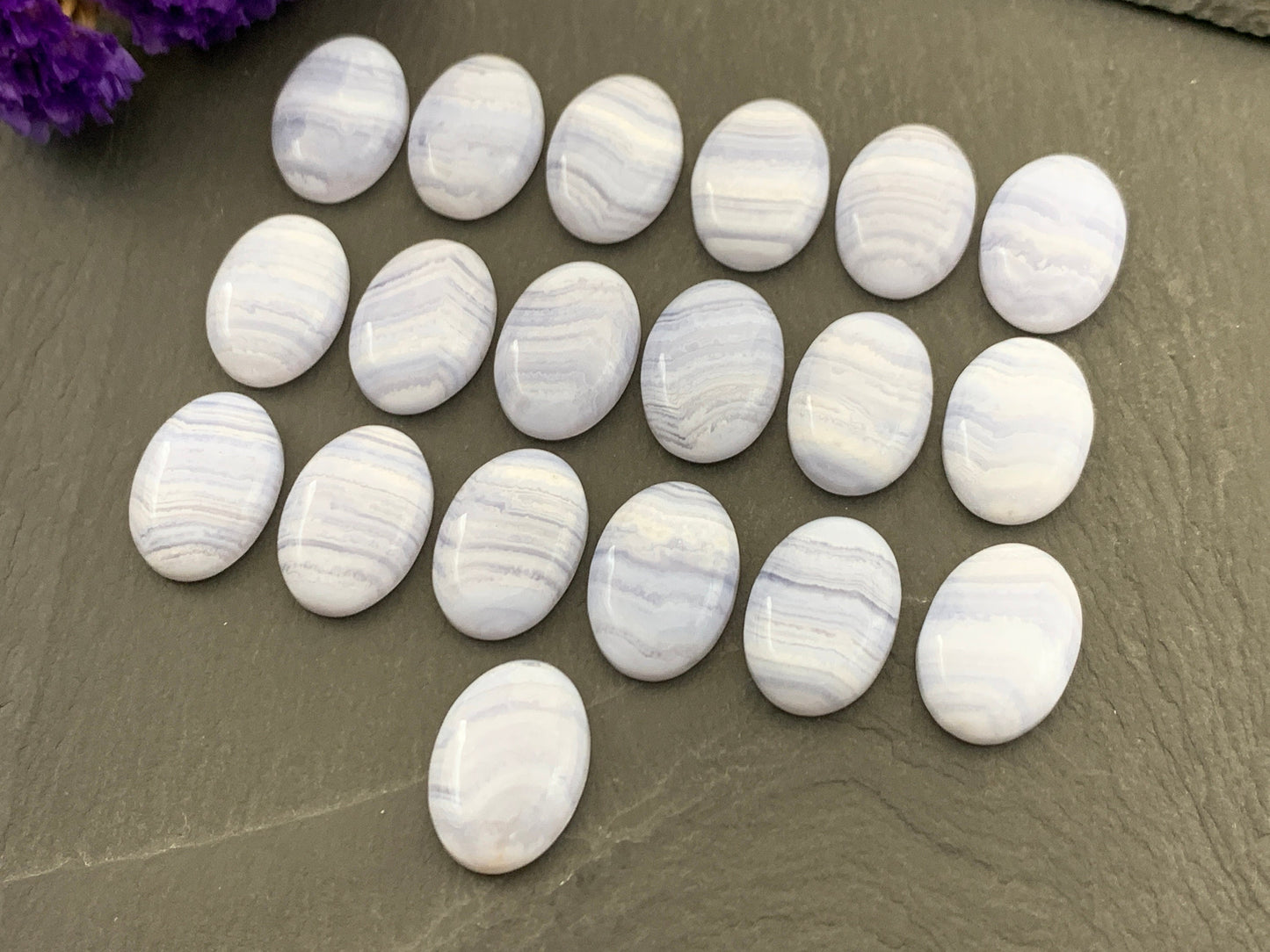 Blue Lace Agate oval 13x18mm cabochon - Calibrated cabochons