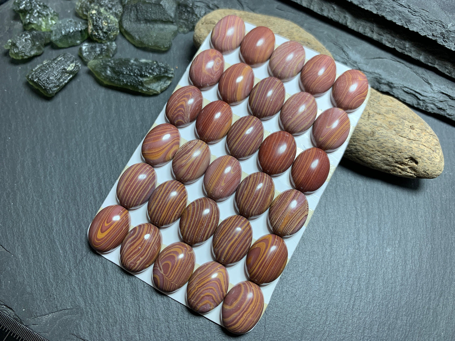 Hickoryte oval 12x16mm Cabochon - Calibrated cabochons