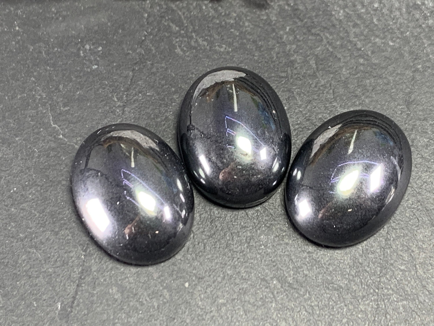 Hematite oval 15x20mm cabochon - Calibrated cabochons