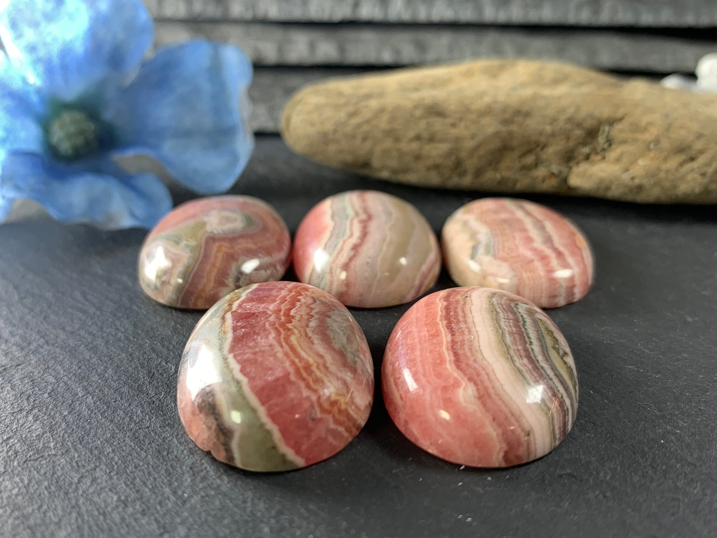 Rhodochrosite oval 22x30mm cabochon