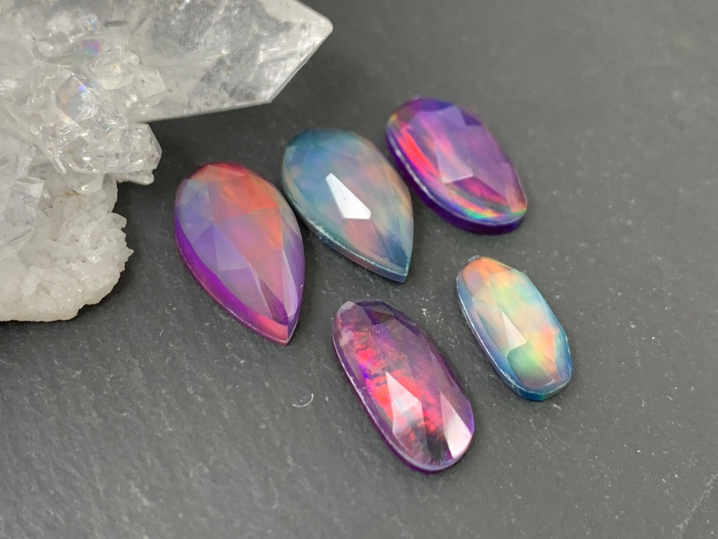 Faceted Aurora Opal pear, oval 11-15mm long cabochon - Doublet cabochon