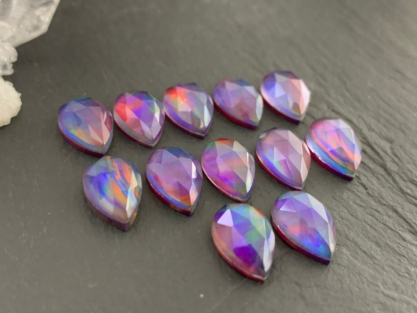 Faceted Aurora Opal pear 8x12mm cabochon - Doublet cabochons