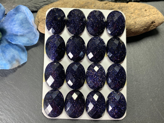 Faceted Blue Gold Sandstone oval 15x20mm cabochon - Calibrated cabochons