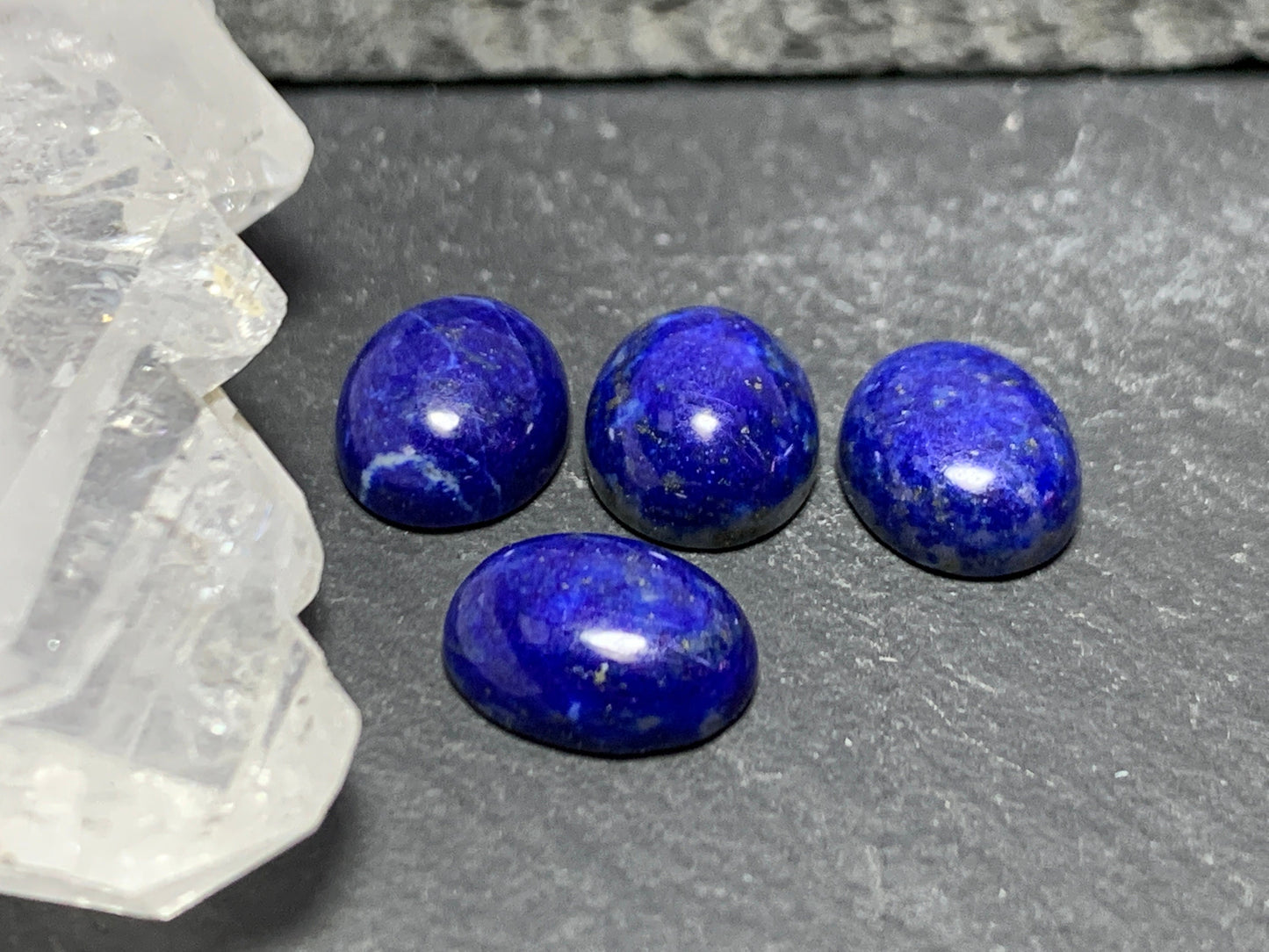 Lapis Lazuli oval 8x10mm cabochon - Calibrated cabochons