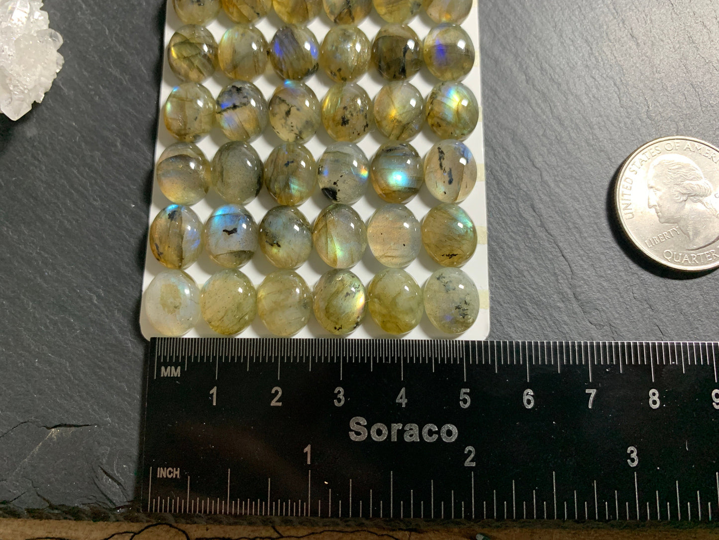 Labradorite oval 9x11mm cabochon - Calibrated Labradorite