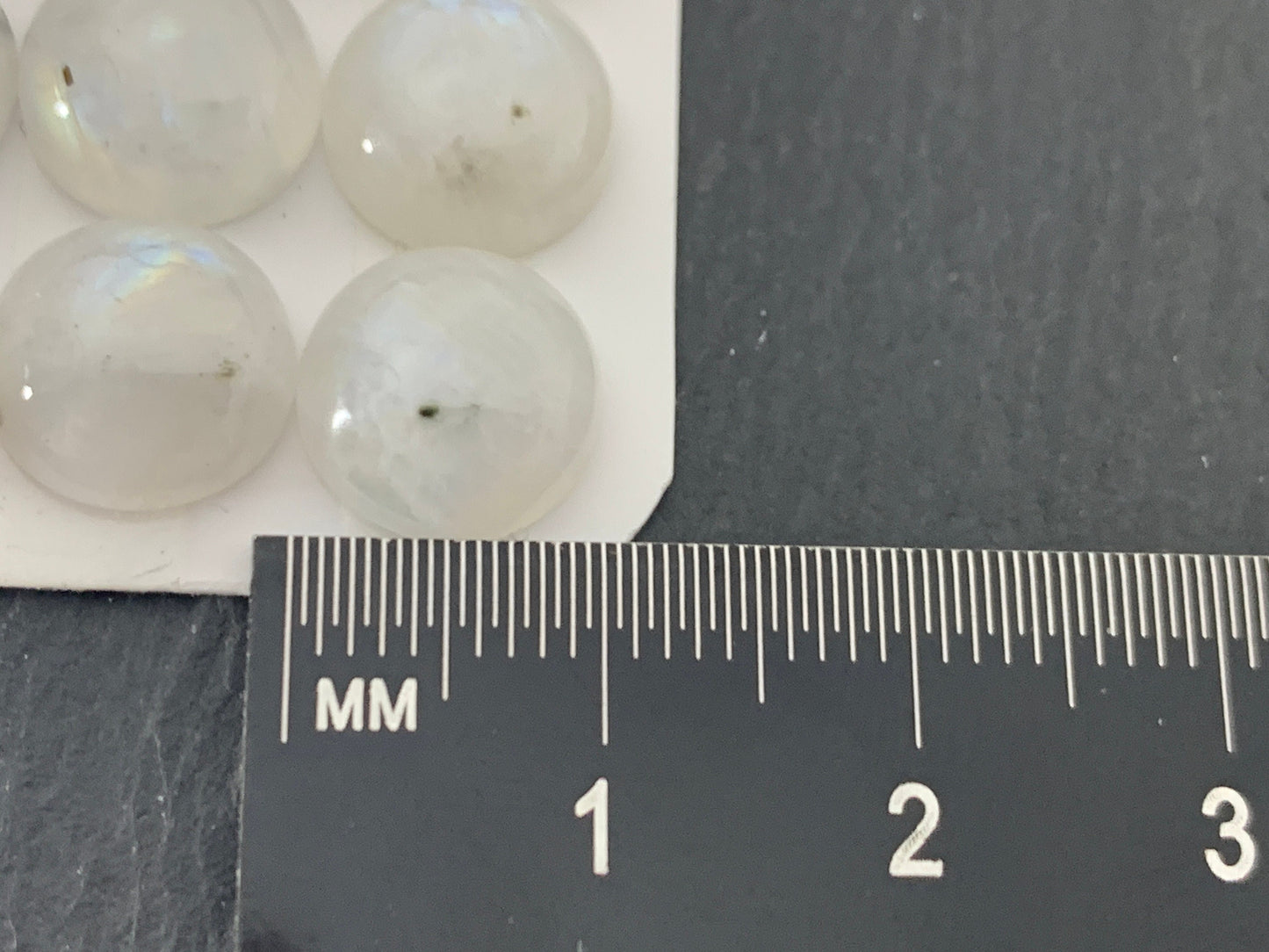 Rainbow Moonstone round 10mm cabochon - Calibrated cabochons