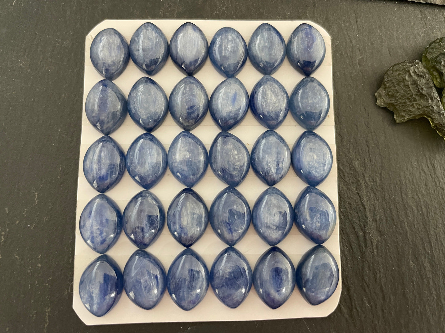 Kyanite marquise 10x14mm Cabochon - Calibrated cabochons