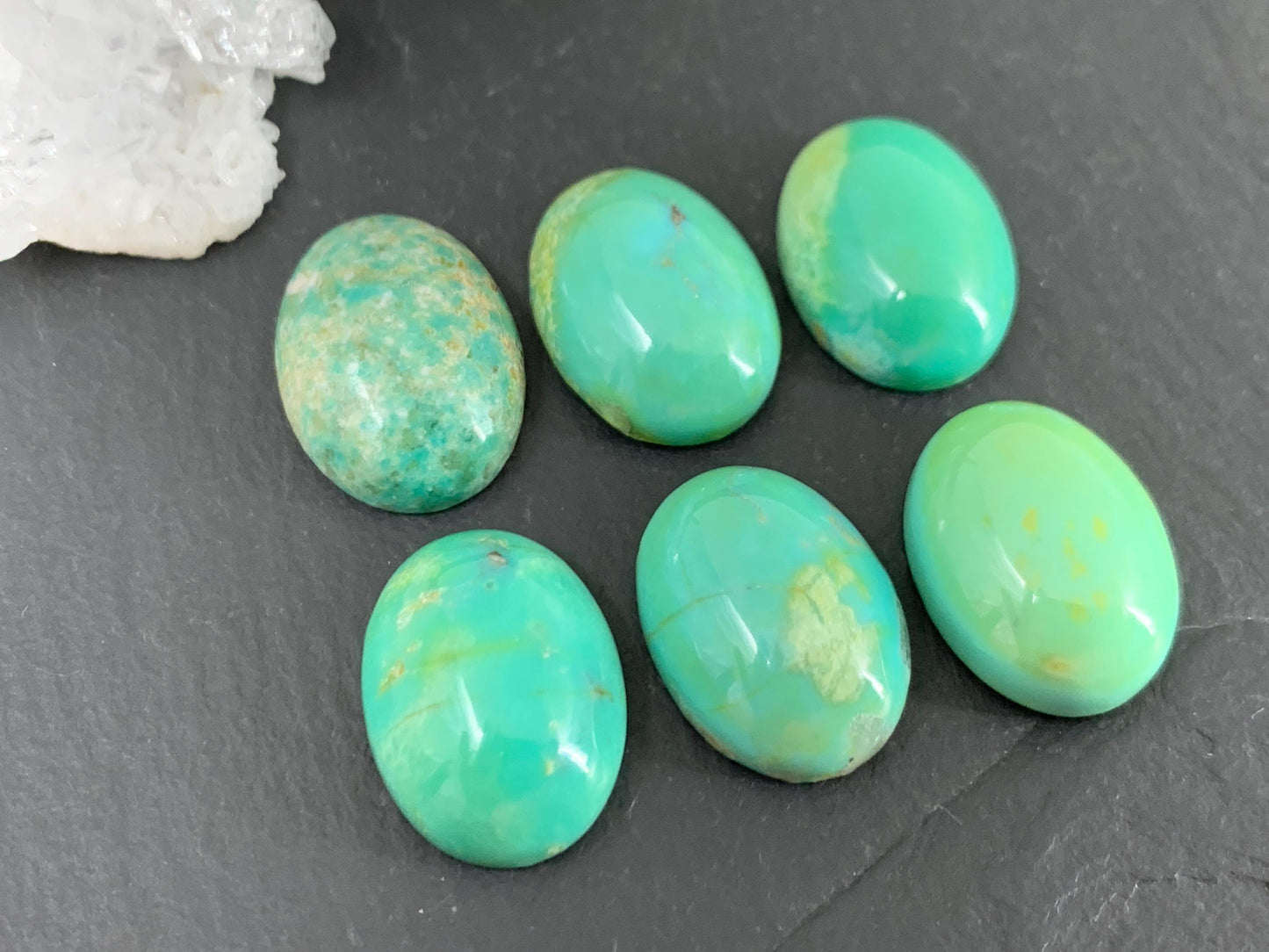 Nevada Turquoise oval 12x16mm cabochon -