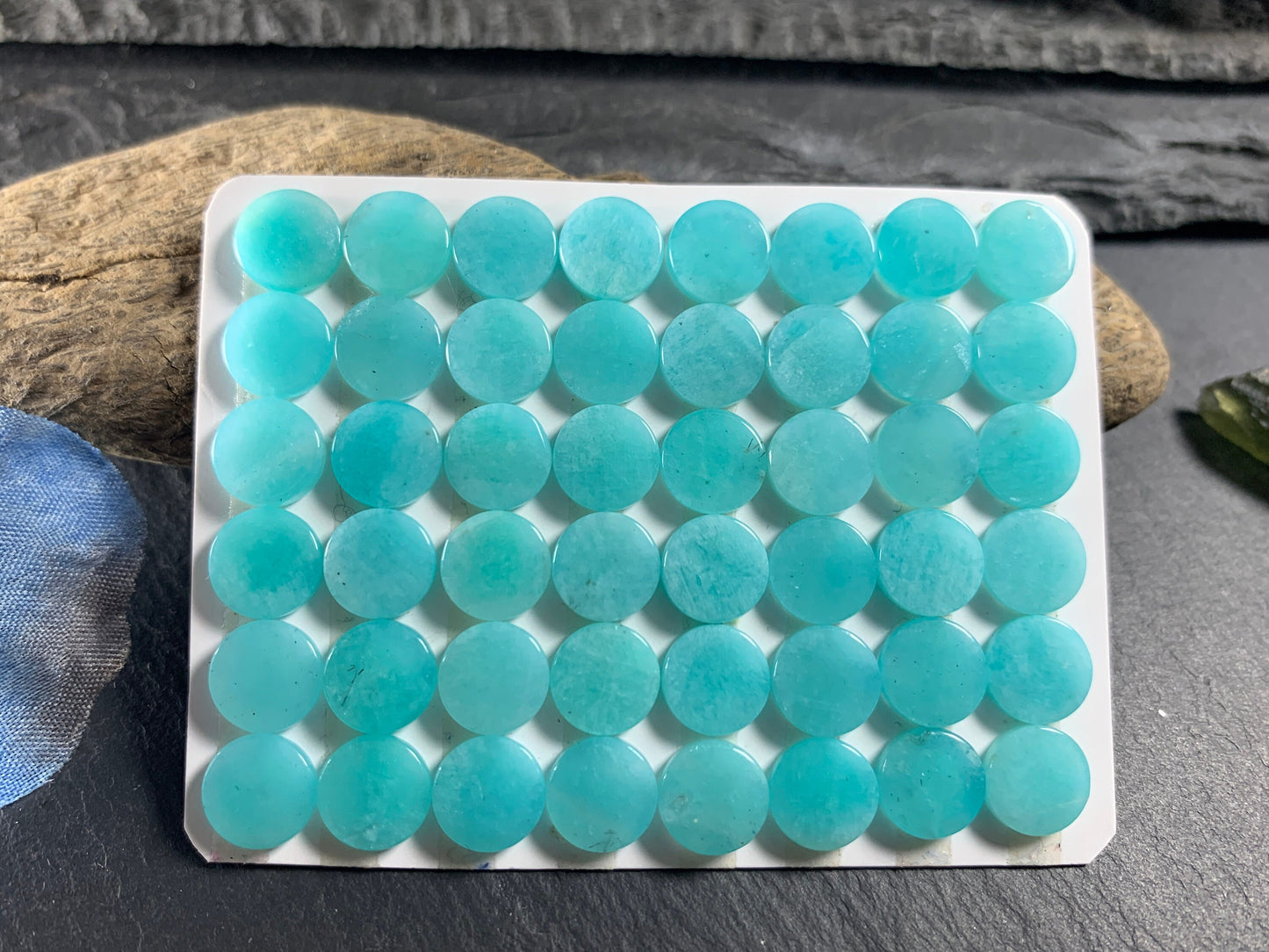 Flat Amazonite Round 8mm cabochon - Calibrated cabochons