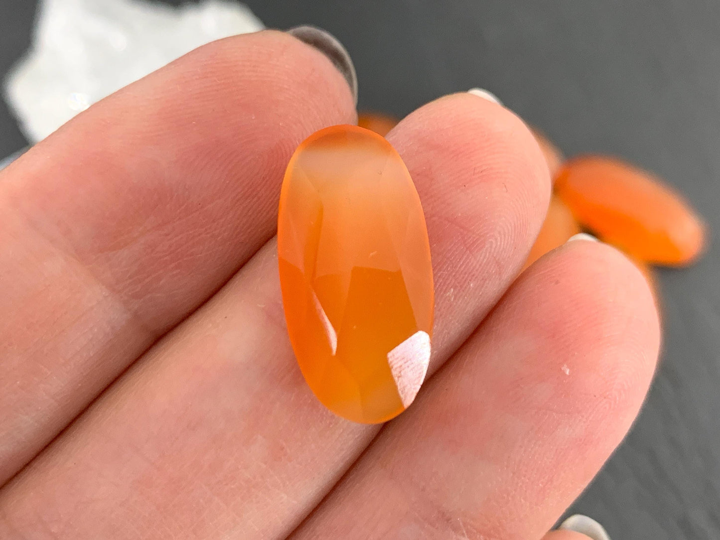 Faceted Carnelian oval 10x20mm cabochon - Calibrated cabochons