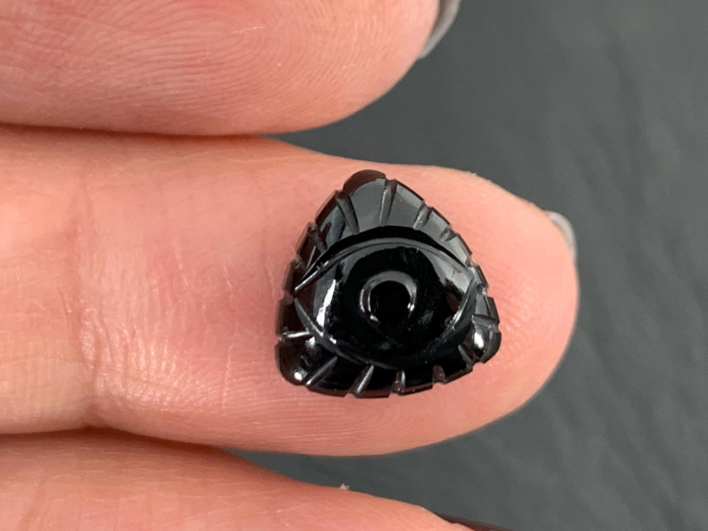 Spinel Carved Eye trillion 10mm cabochon