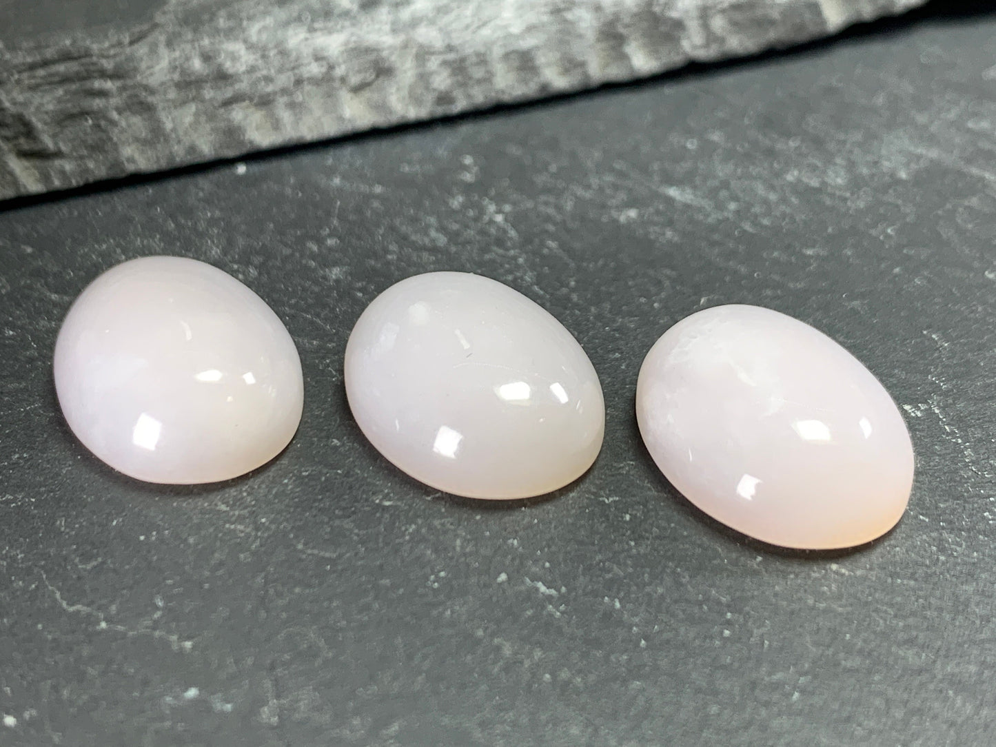 Pink Opal oval 12x16mm Cabochon - Calibrated cabochons
