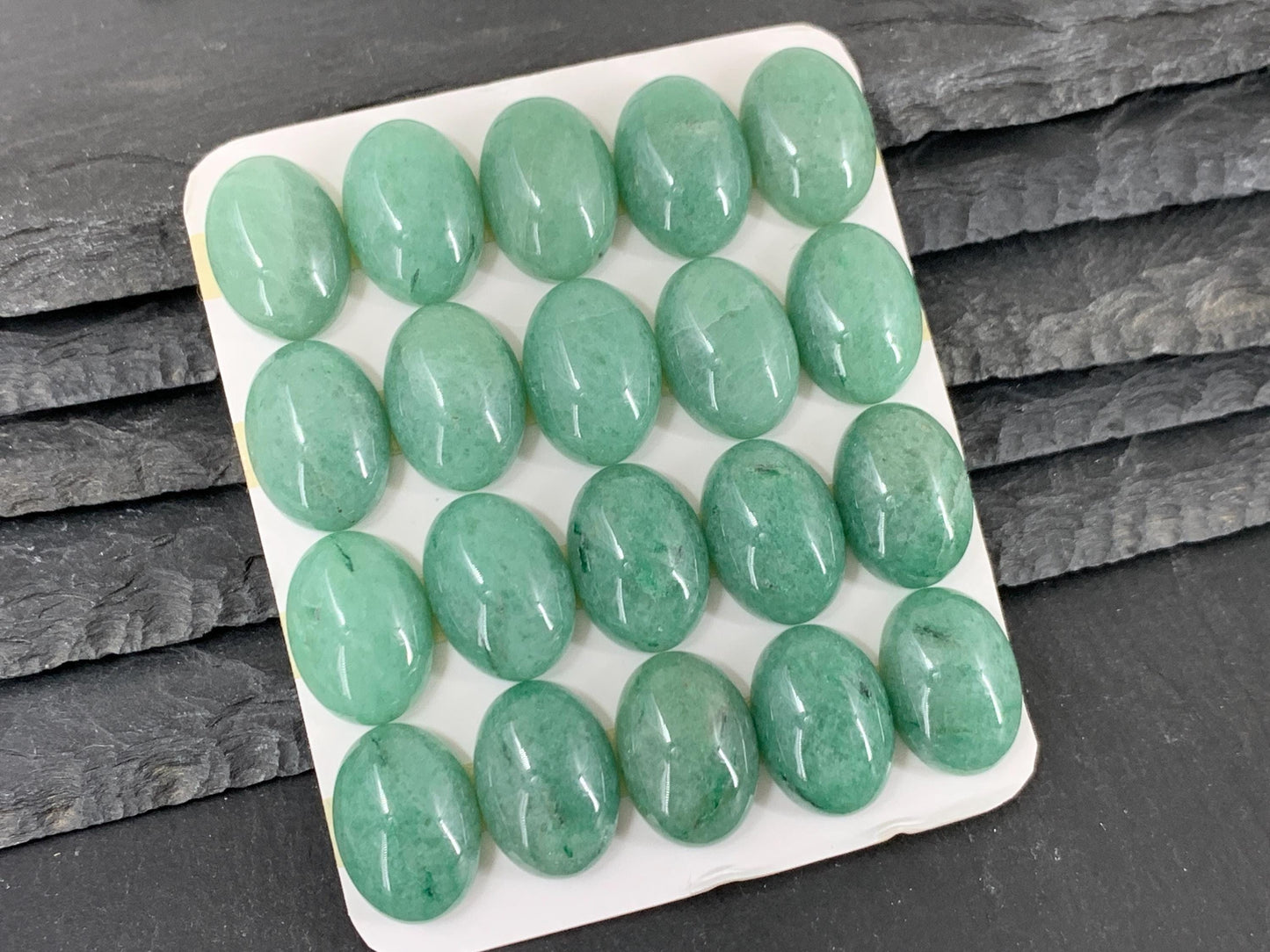 Green Aventurine oval 13x18mm cabochon - Calibrated cabochons