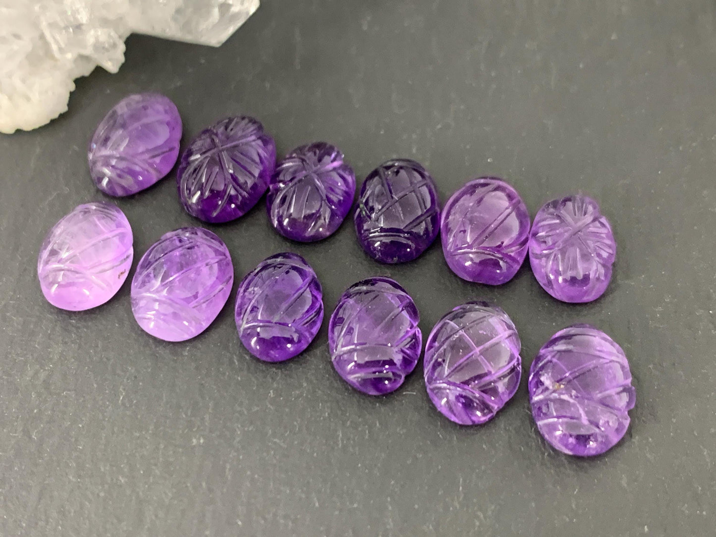 Amethyst carving cabochon - Handcarved cabochon/ W283-1