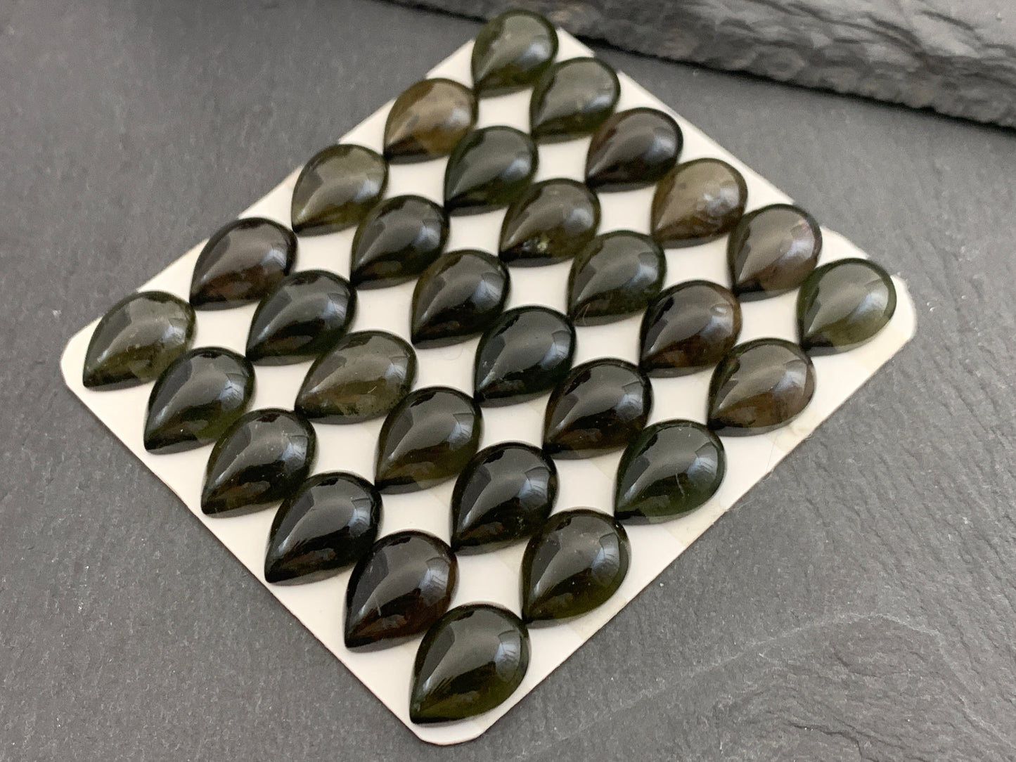 Smokey Green Tourmaline pear 10x14mm cabochon - Calibrated cabochons