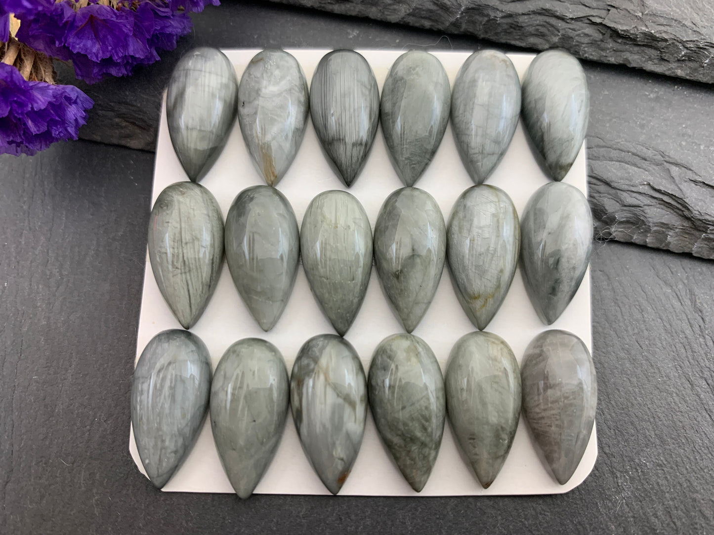 Eagle Eye pear 10x20mm cabochon - Calibrated Cabochons
