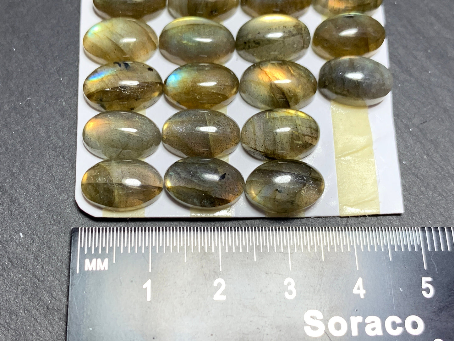 Labradorite oval 8x12mm cabochon - Calibrated Cabochons