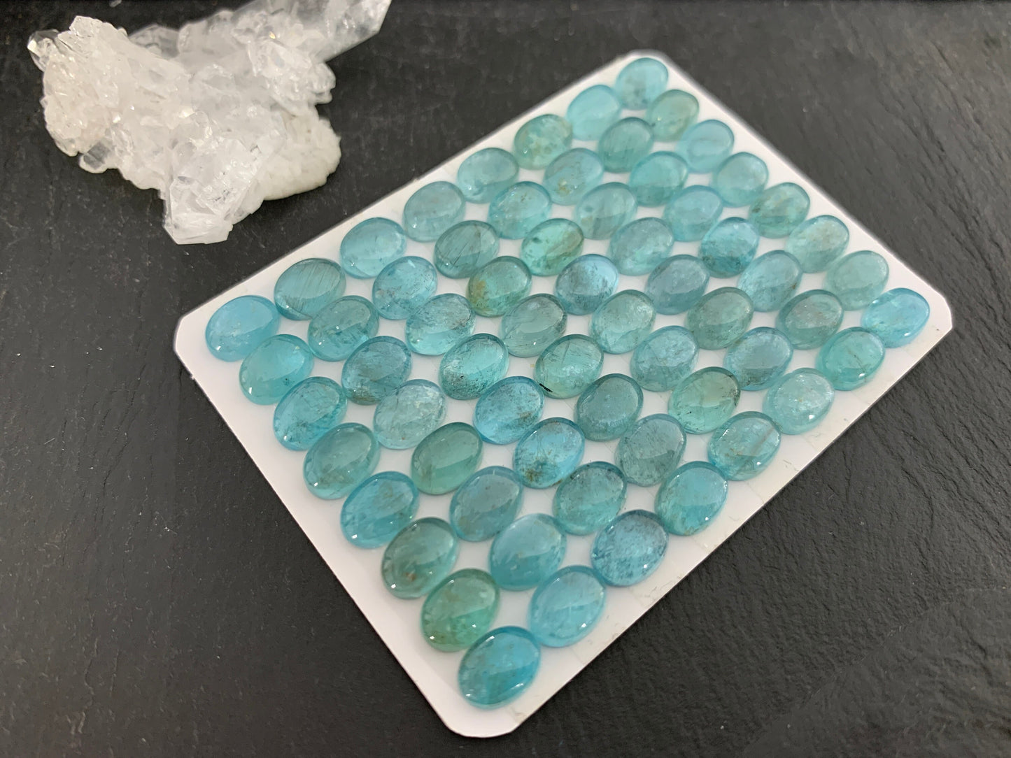 Blue Green Apatite oval 6x8mm cabochon - Calibrated cabochons