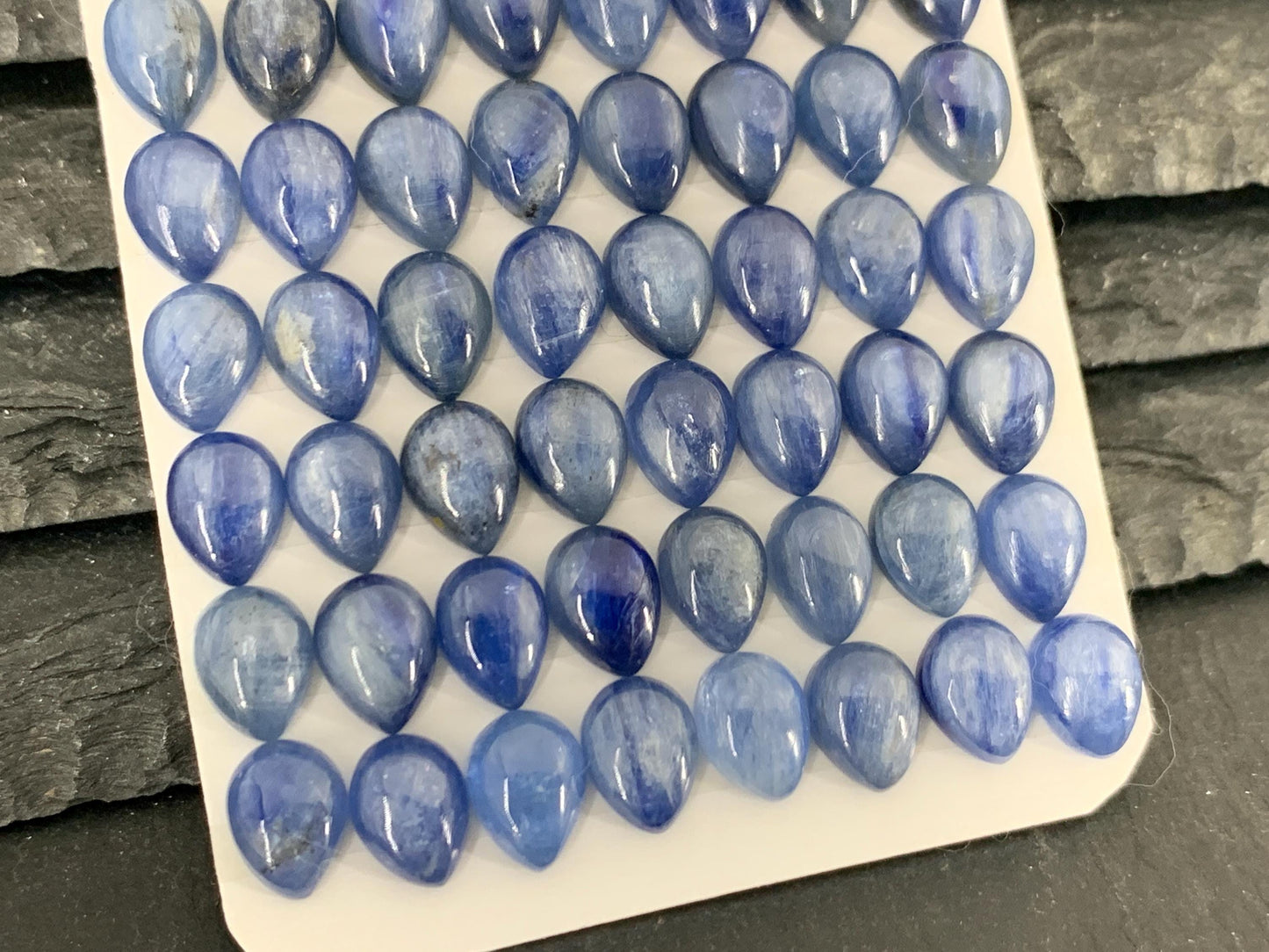 Kyanite pear 6x8mm cabochon
