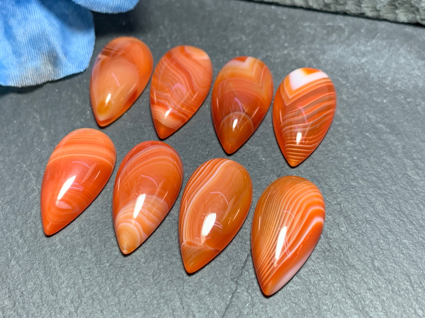 Red Agate pear 11x21mm cabochon - Calibrated cabochons