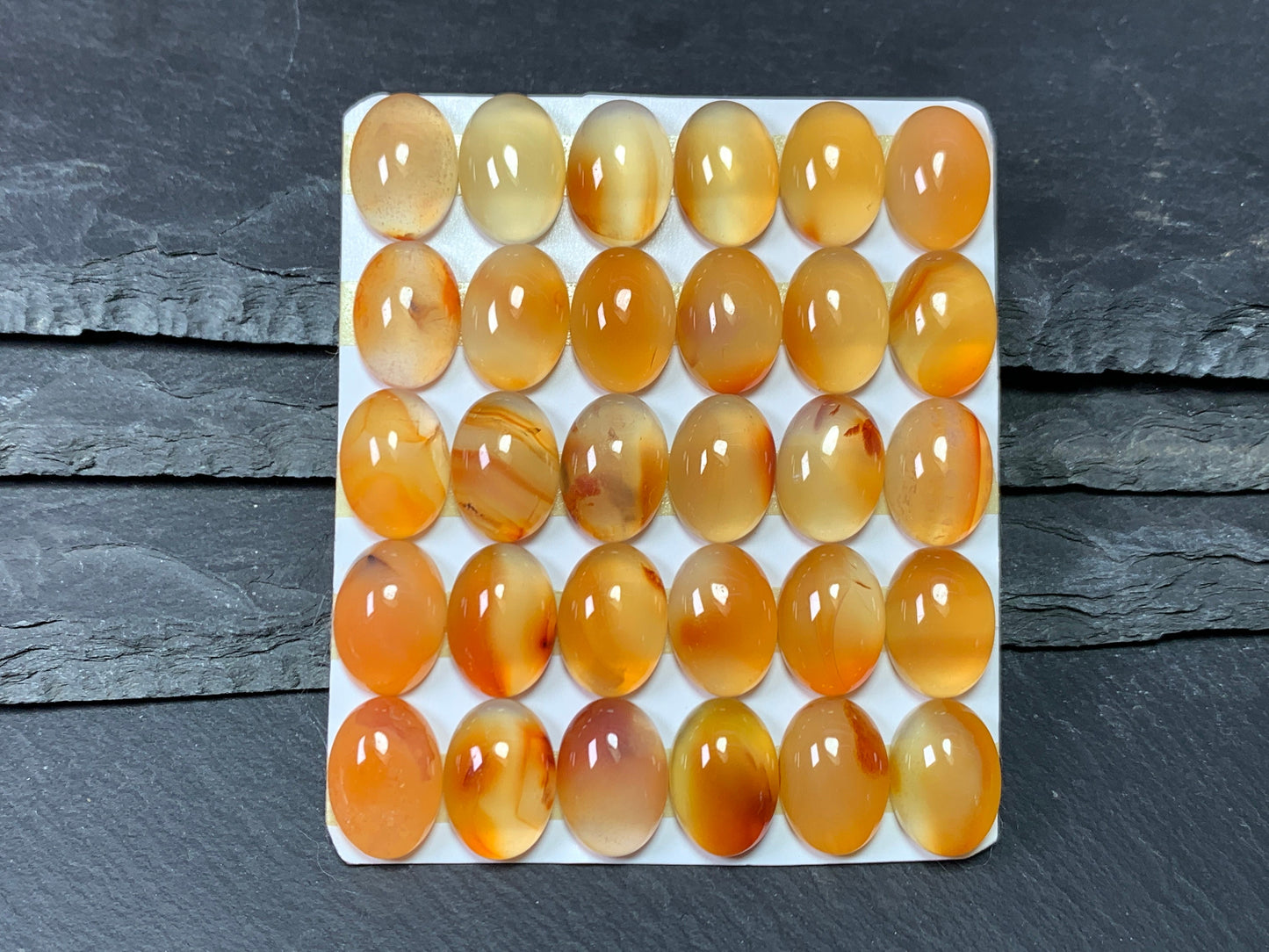 Carnelian oval 10x14mm cabochon - Calibrated cabochons