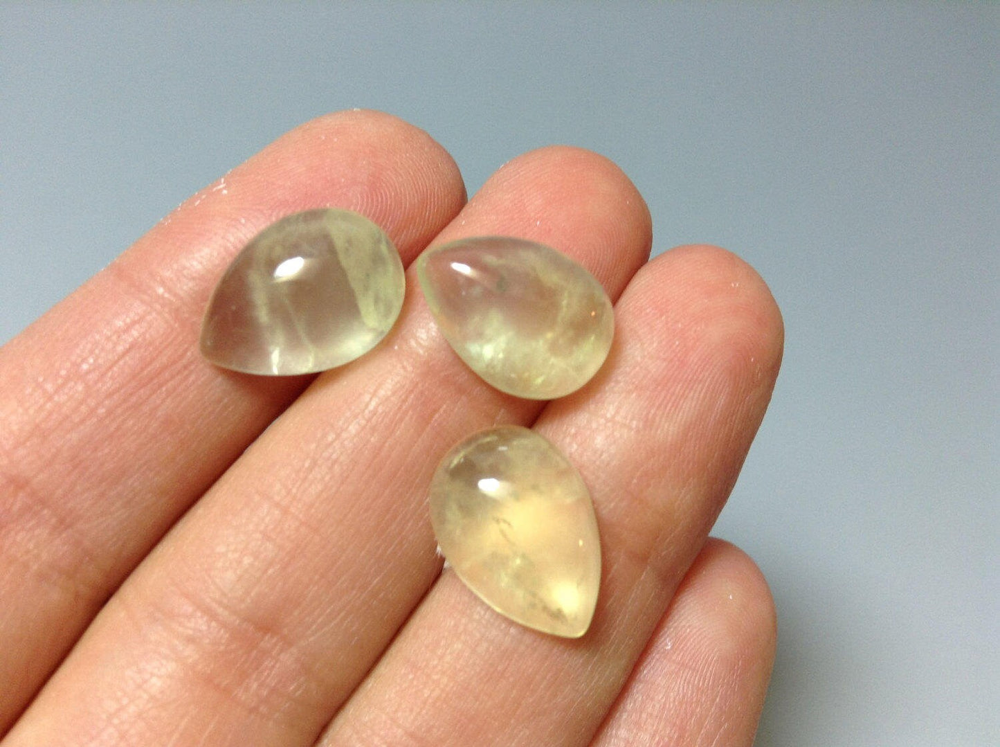 Prehnite pear 10x14mm Cabochon Calibrated cabochons