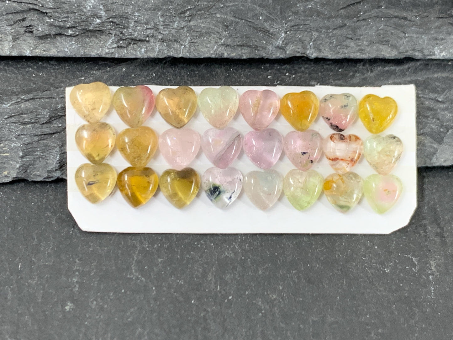 Tourmaline heart 5mm cabochon - Calibrated cabochons