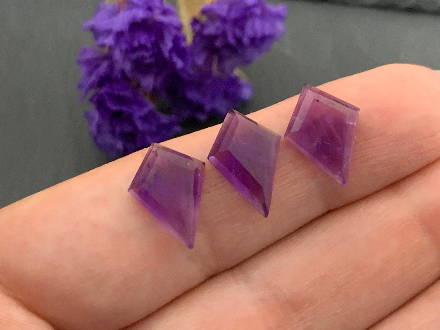 Faceted Amethyst kite 10x14mm cabochon