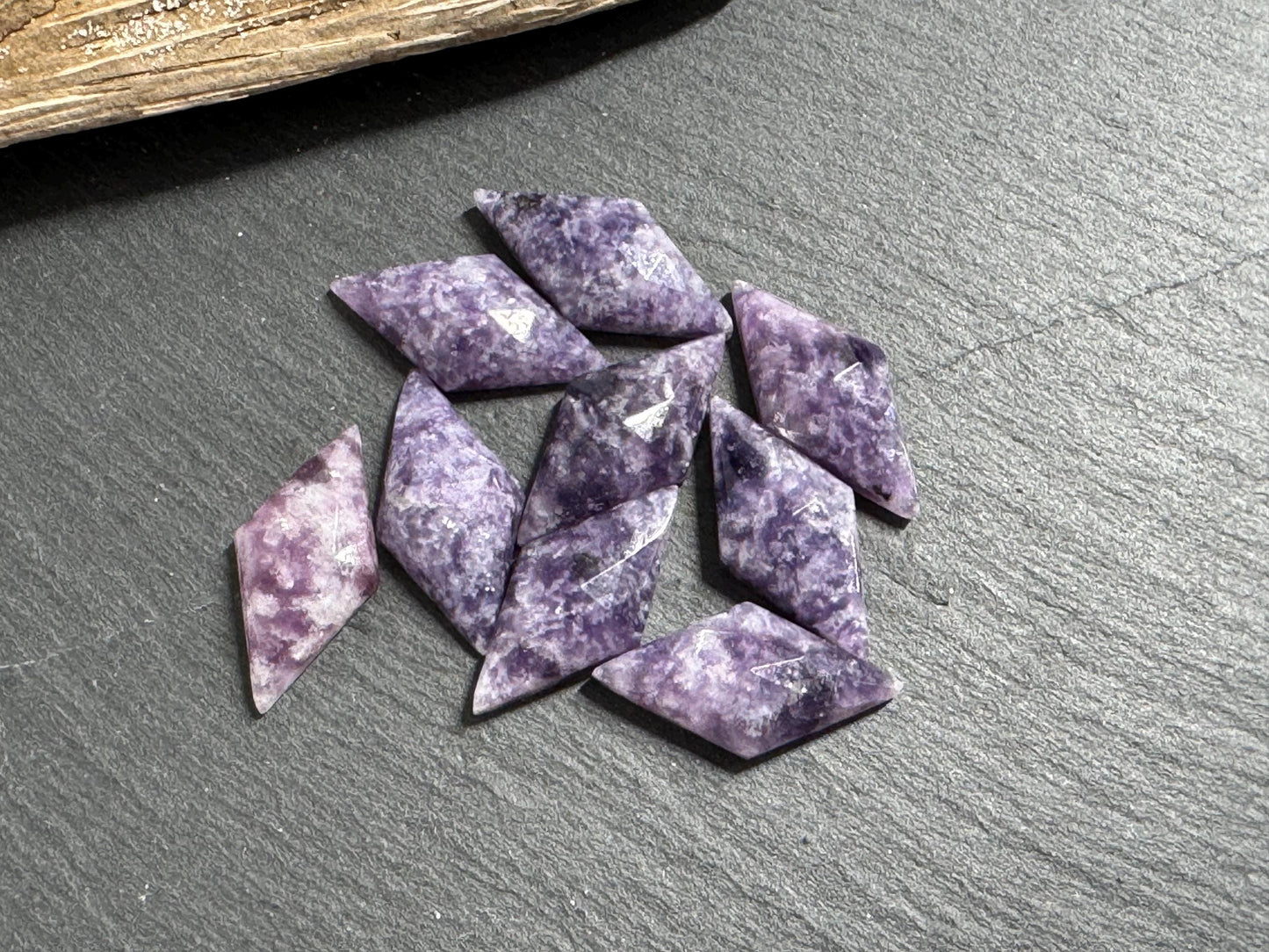 Faceted Lepidolite rhombus 10x20mm cabochon - Natural Lepidolite
