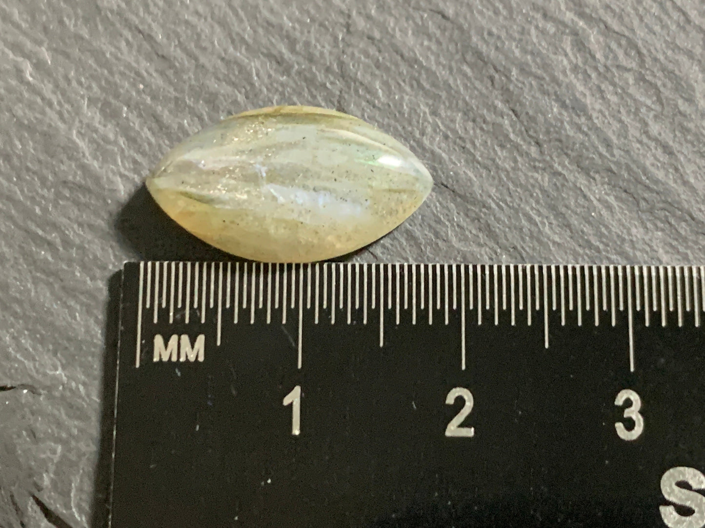Labradorite marquise 10x20mm cabochon - Calibrated Cabochons