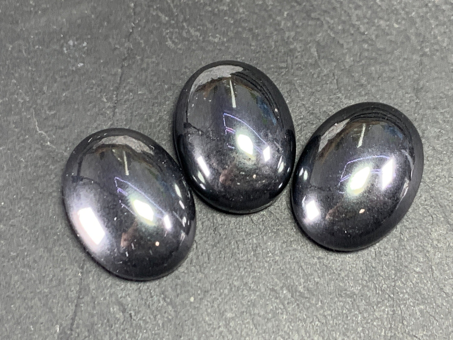 Hematite oval 15x20mm cabochon - Calibrated cabochons