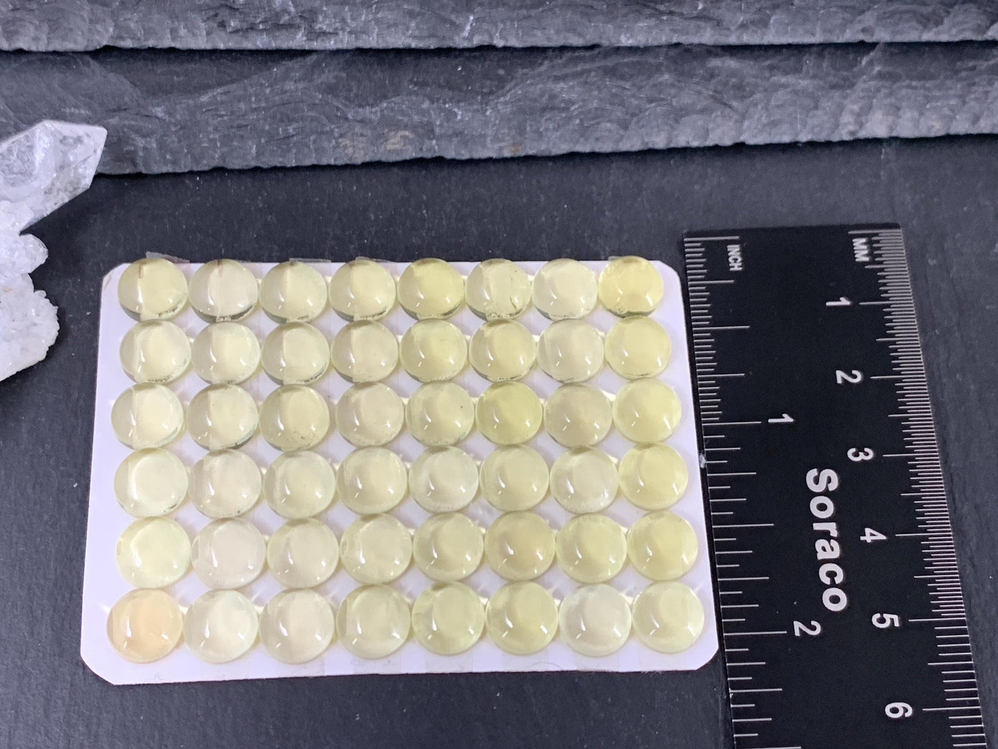 Lemon Quartz round 8mm cabochon - Calibrated cabochons