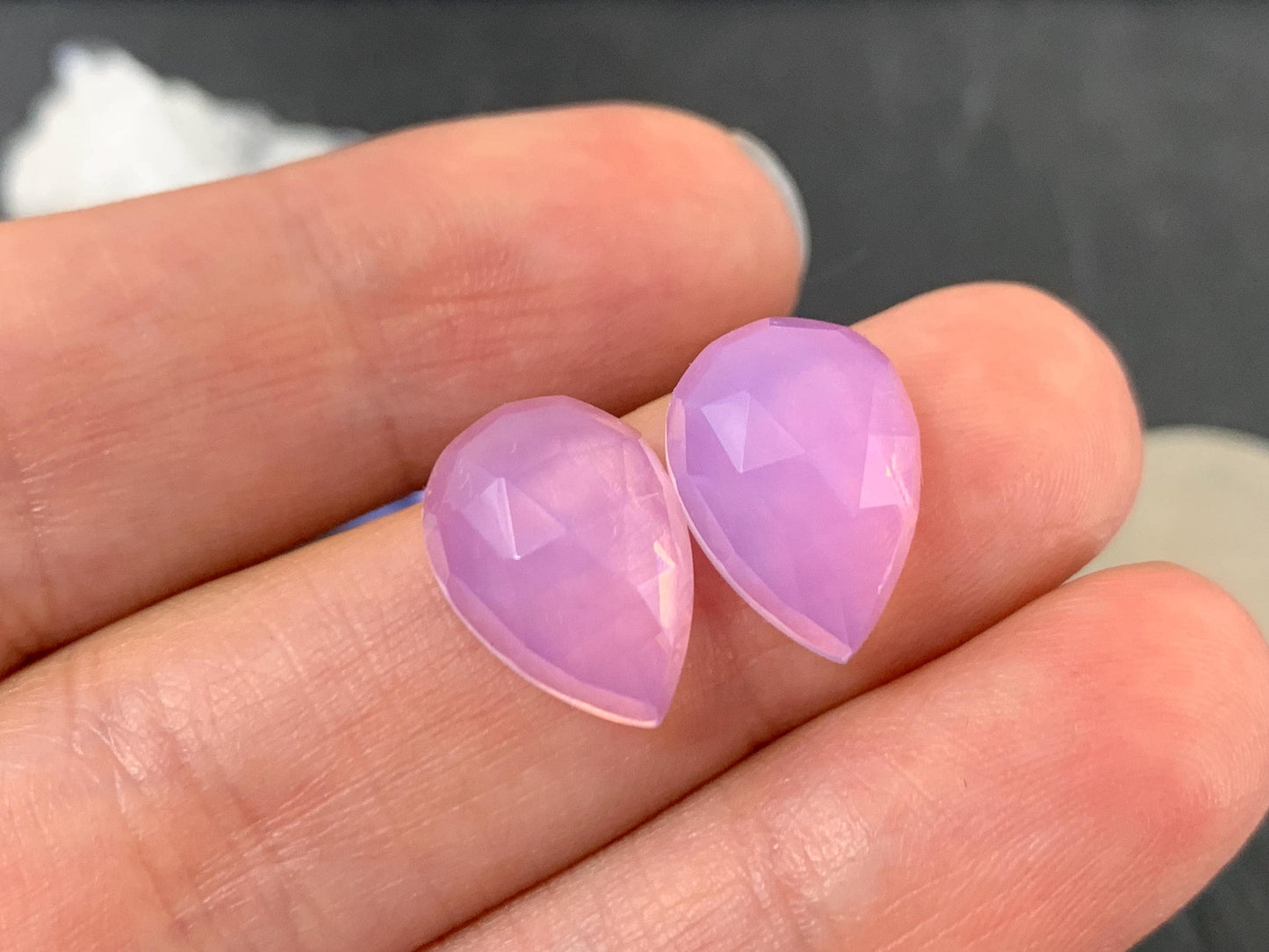 Lavender Chalcedony pear 10x14mm cabochon