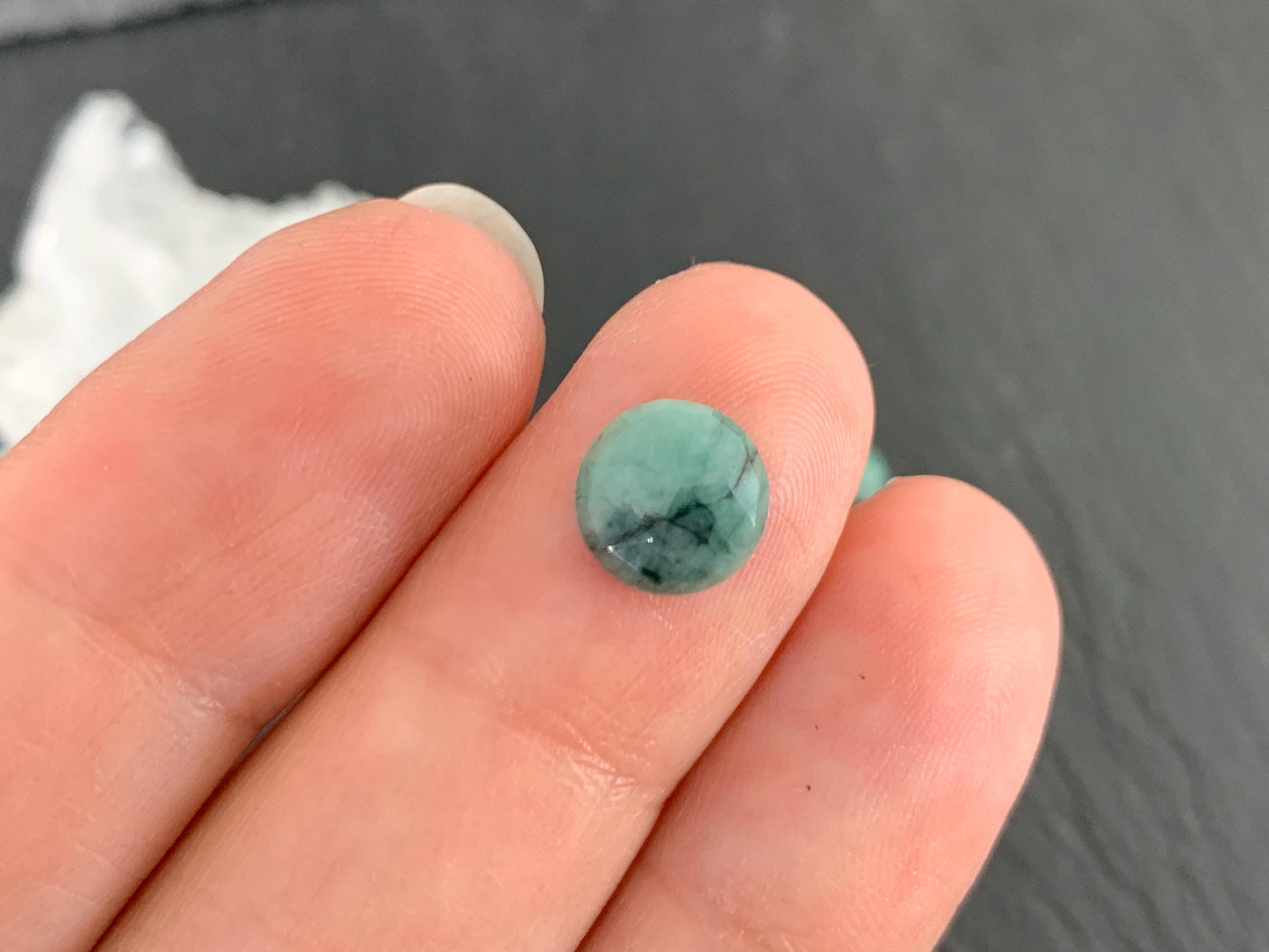 Faceted Emerald round 8mm cabochon