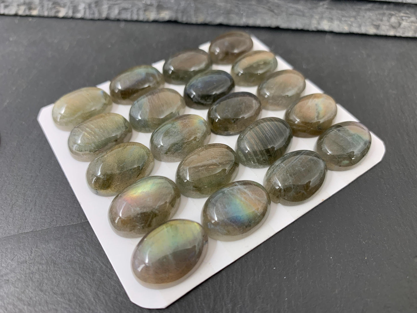 Labradorite oval 13x18mm cabochon - Calibrated cabochons