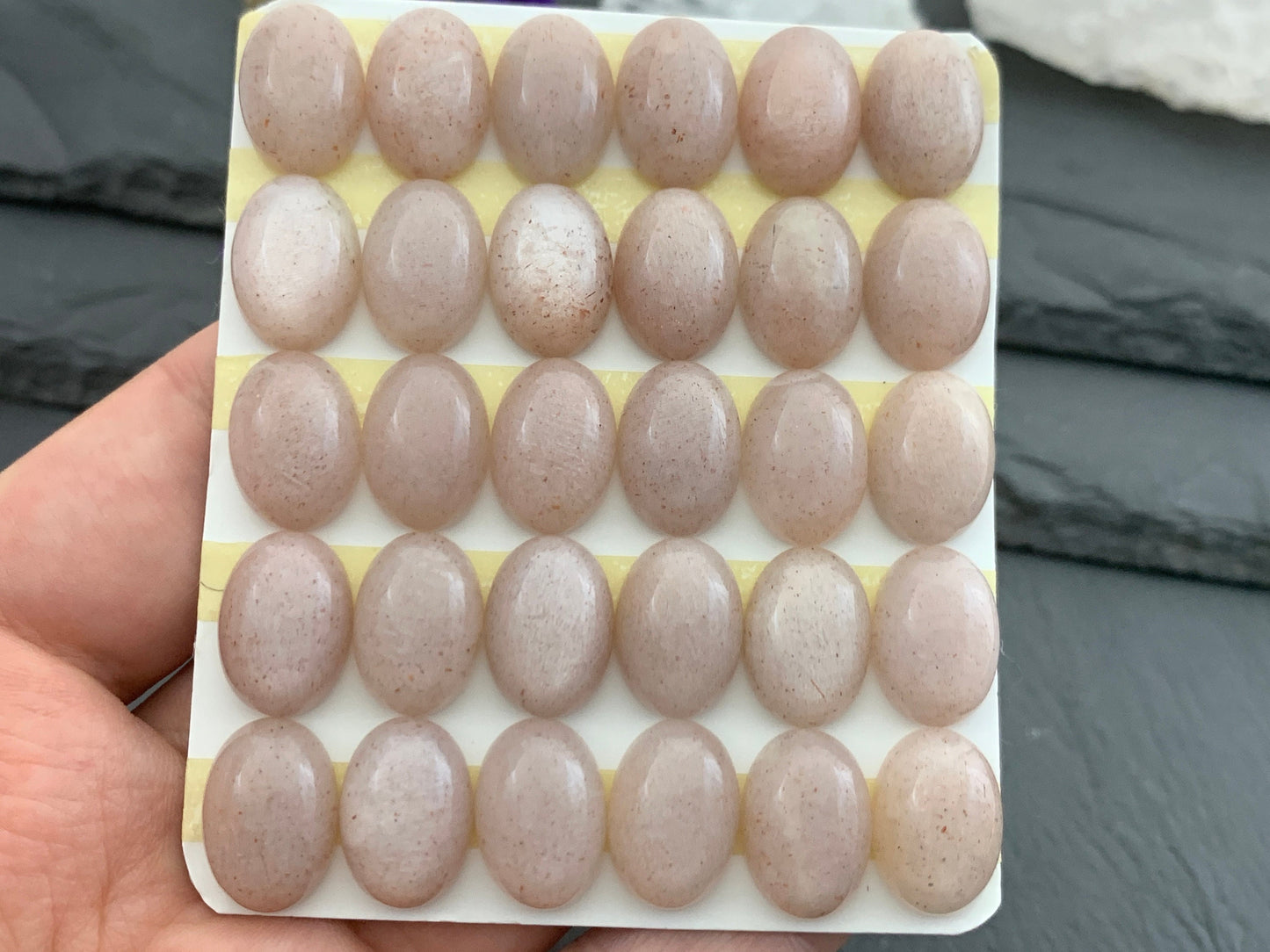 Pink Moonstone oval 10x14mm cabochon - Calibrated cabochons