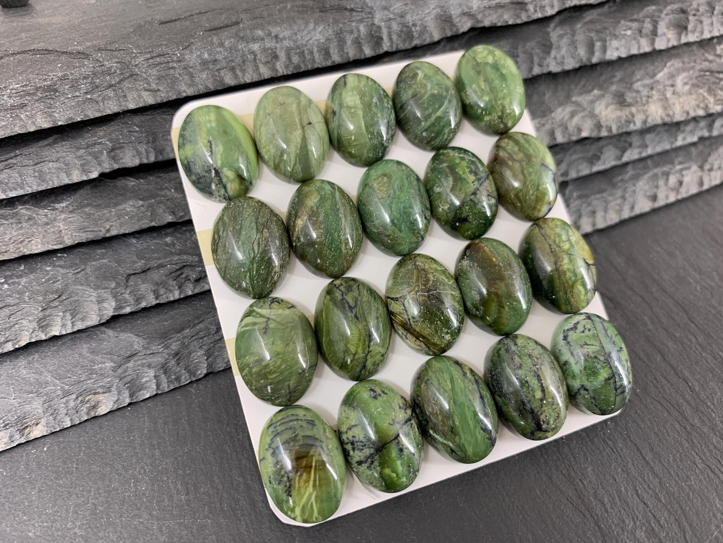 Green Opal oval 13x18mm cabochon - Calibrated cabochons