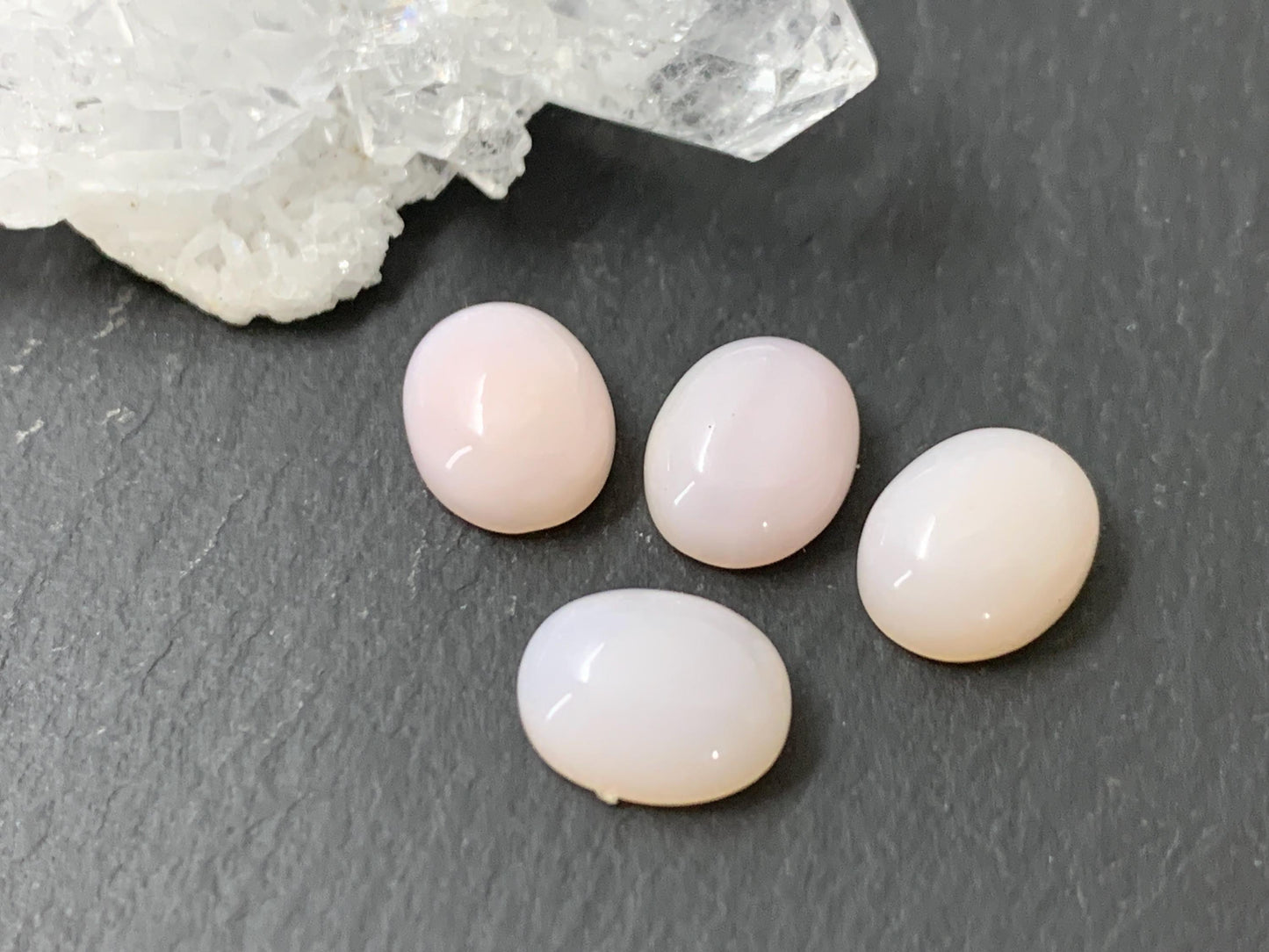 Pink Opal oval 8x10mm cabochon - Calibrated cabochons