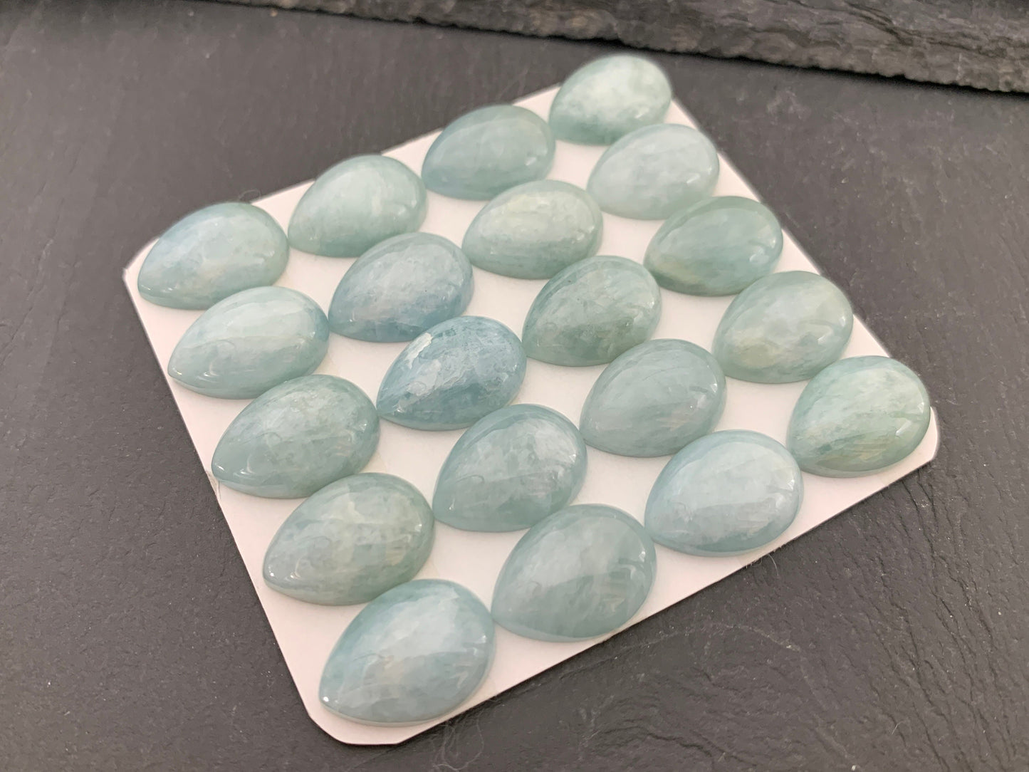 Aquamarine pear 13x18mm cabochon - Calibrated cabochons