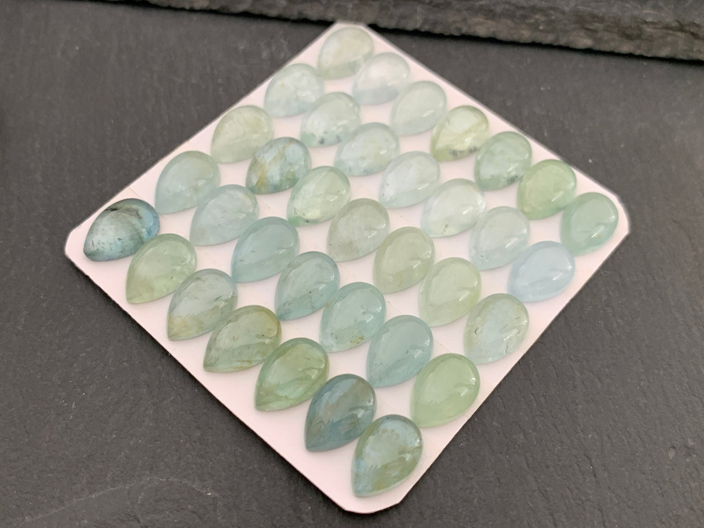 Aquamarine pear 8x12mm cabochon - Calibrated cabochons