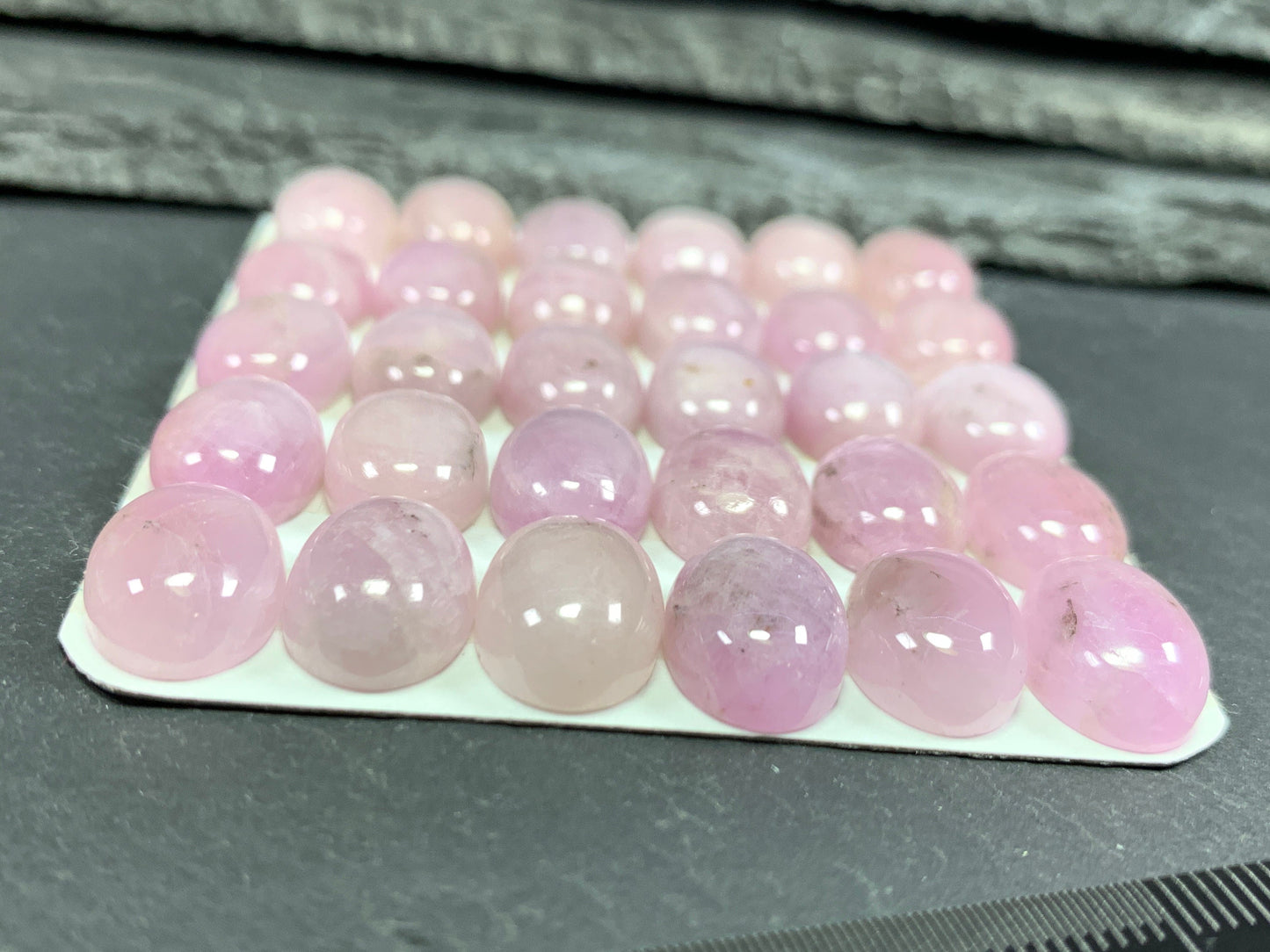 Kunzite oval 10x14mm cabochon - Calibrated. cabochons