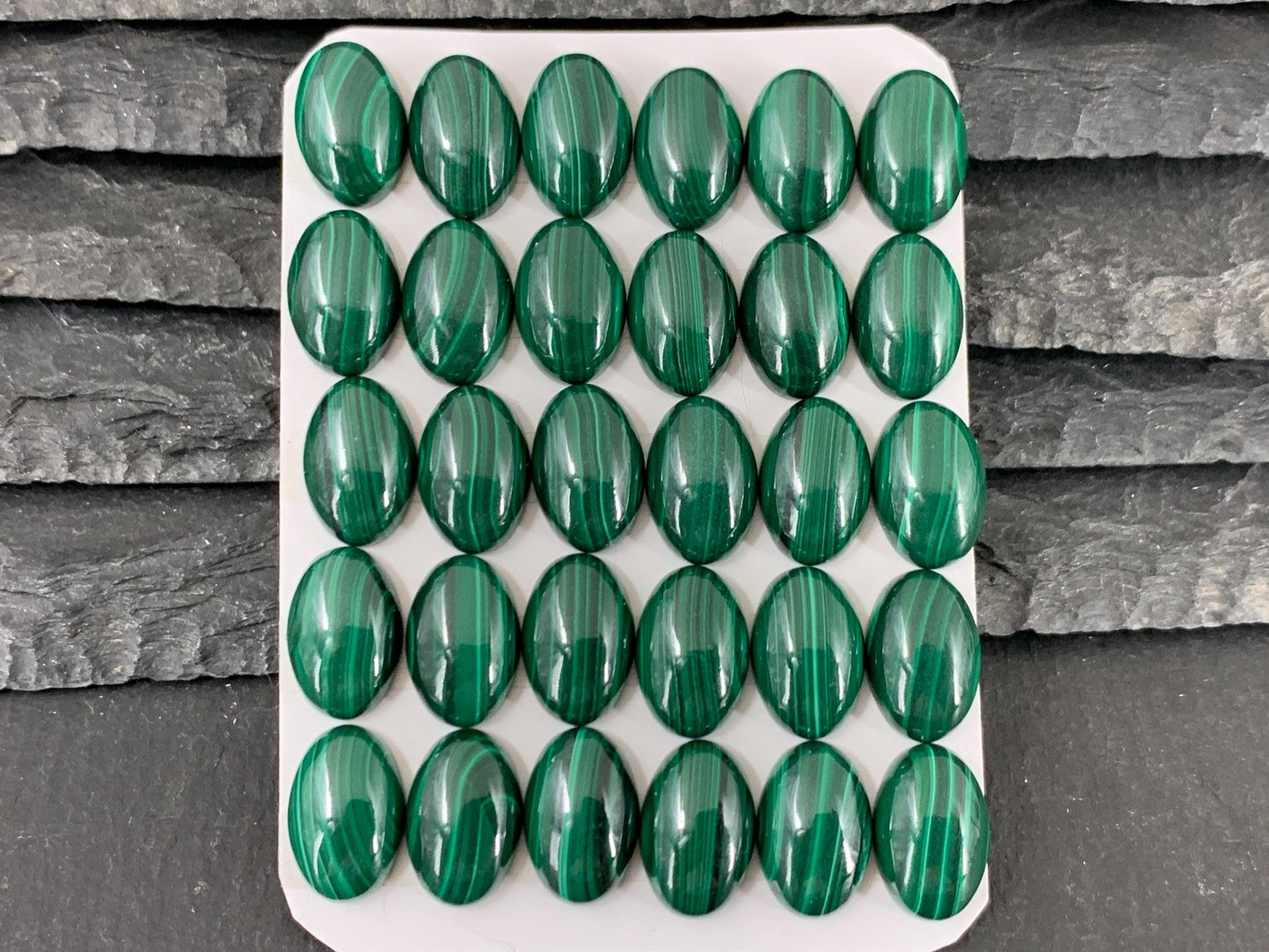 Malachite oval 8x12mm cabochon - Calibrated cabochons