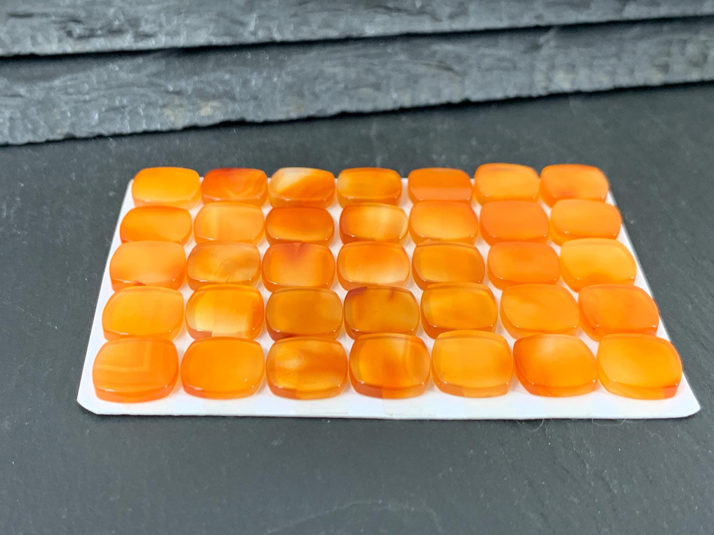 Flat Carnelian square cushion 10x10mm cabochon - Calibrated cabochons
