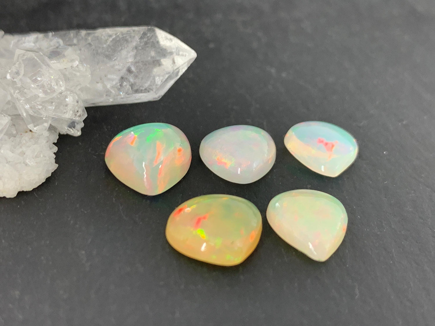 Ethiopian Opal pear 9-10mm cabochon
