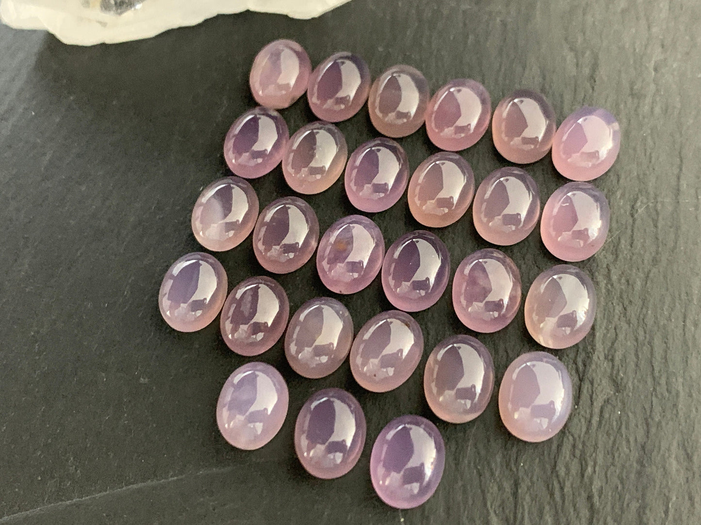 Purple Chalcedony oval 8x10mm cabochon - Calibrated cabochons