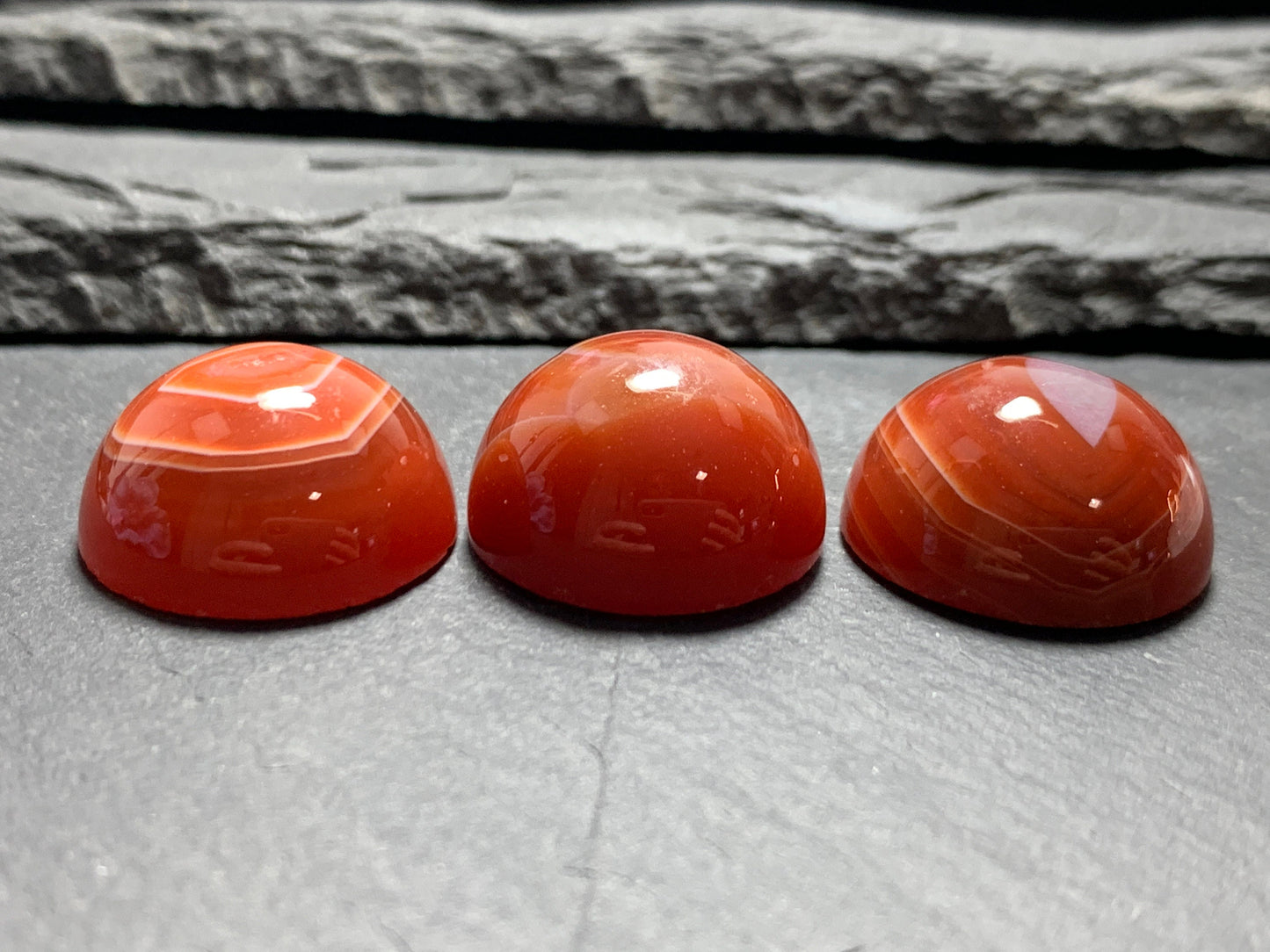 Red Agate round 20mm cabochon - Calibrated cabochons