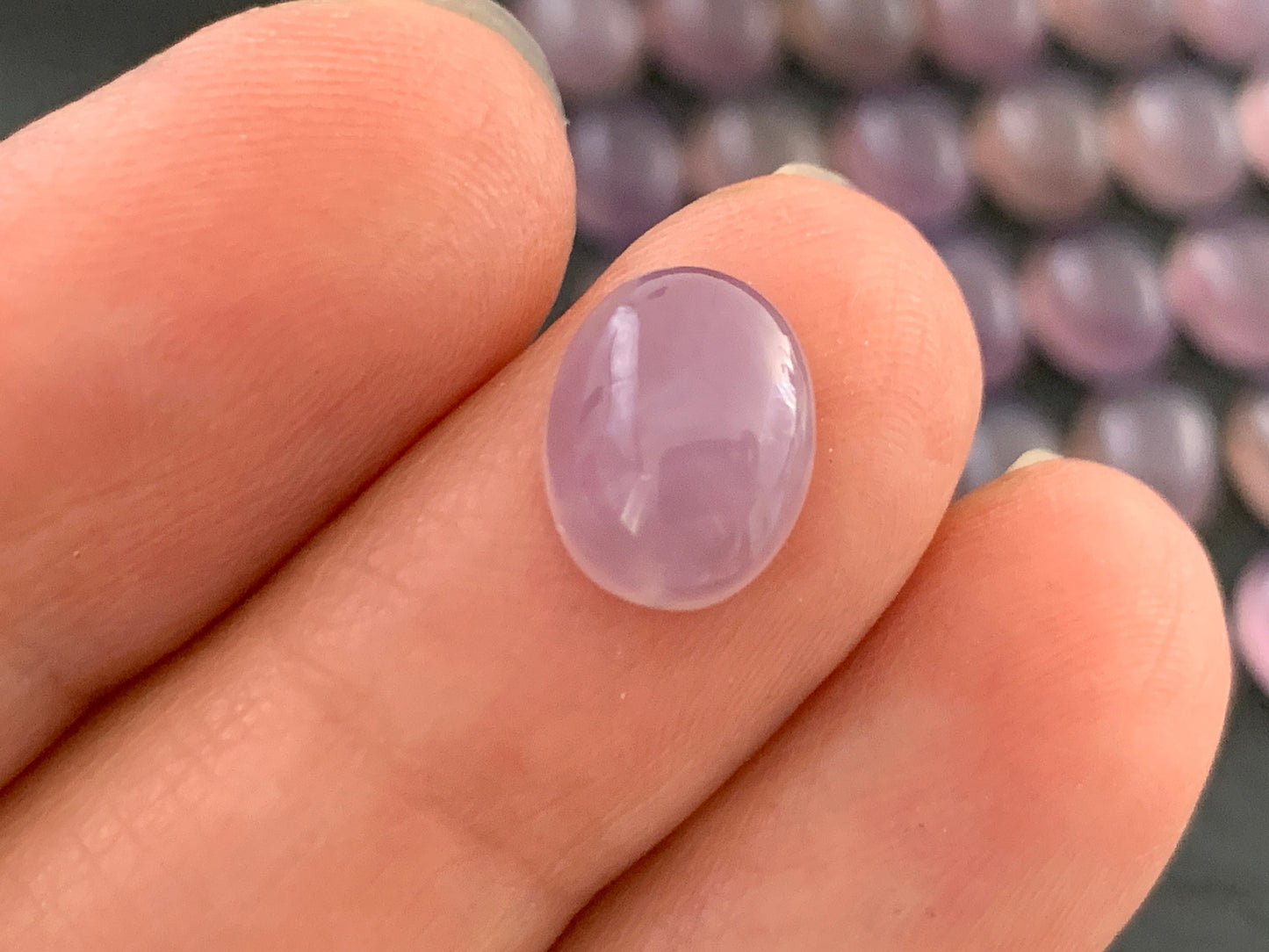 Purple Chalcedony oval 8x10mm cabochon - Calibrated cabochons